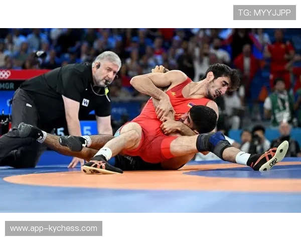 世界摔跤锦标赛伊朗队霸榜，男子古典式揽五枚金牌